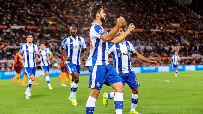 包含大连一方外援佩里西奇状态回暖，助球队取得连胜的词条