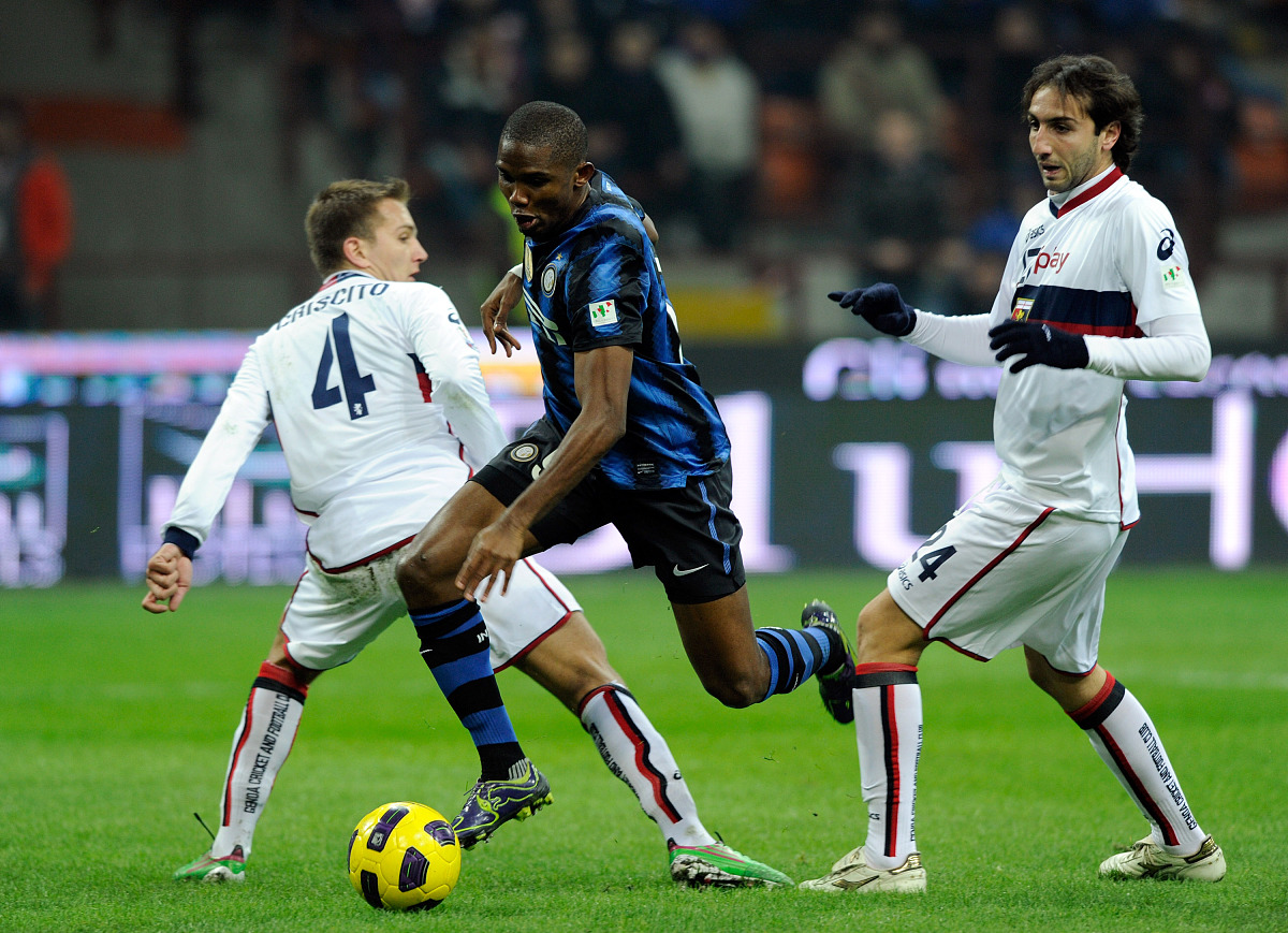 AC米兰核心中场在比赛中贡献进攻和防守两端的简单介绍 AC米兰核心中场在比赛中贡献进攻和防守两端的简单介绍