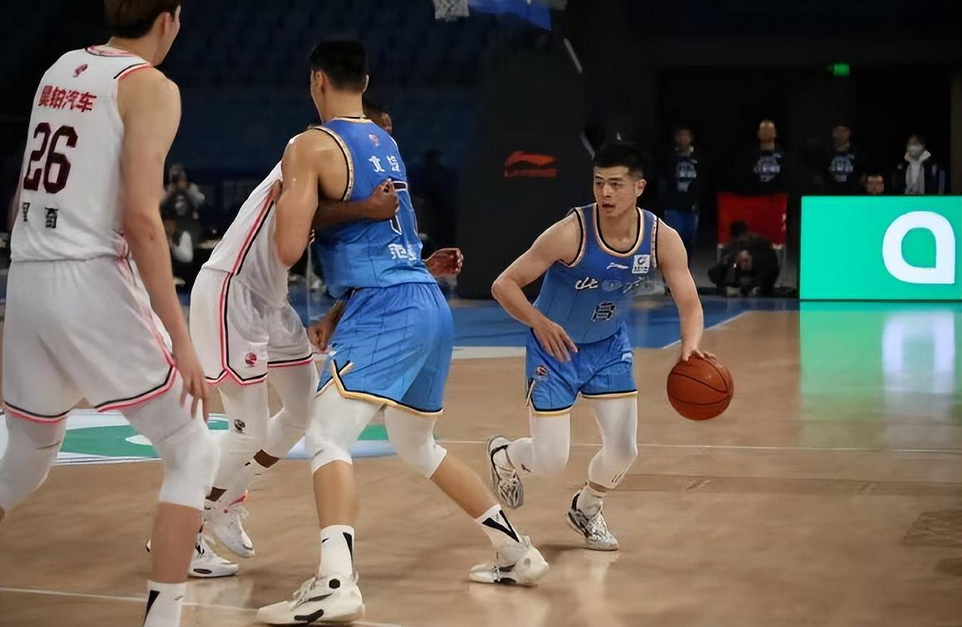 人全队合力取胜，追赶积分榜前列的简单介绍