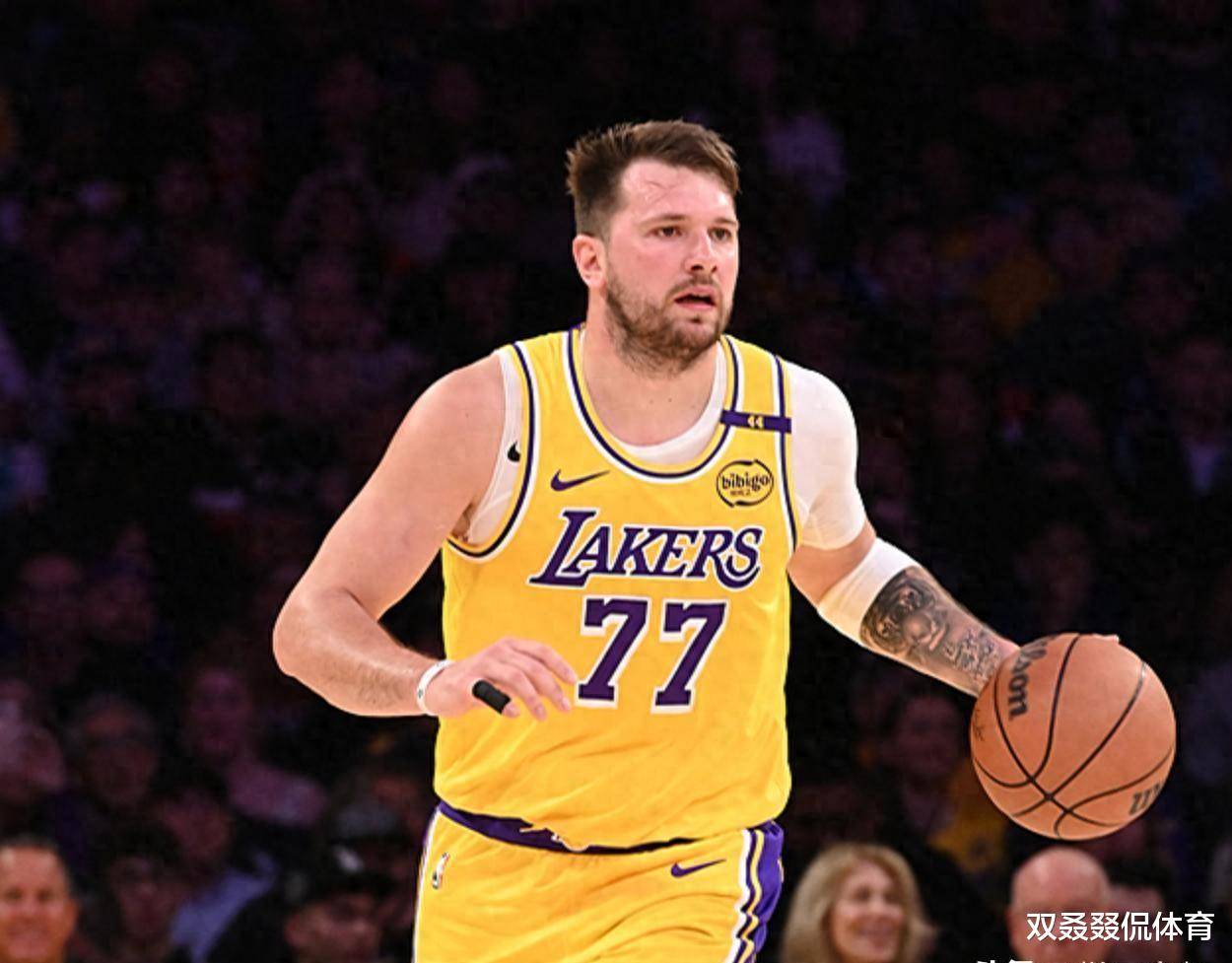 黄蜂主场大败湖人局面一度失控