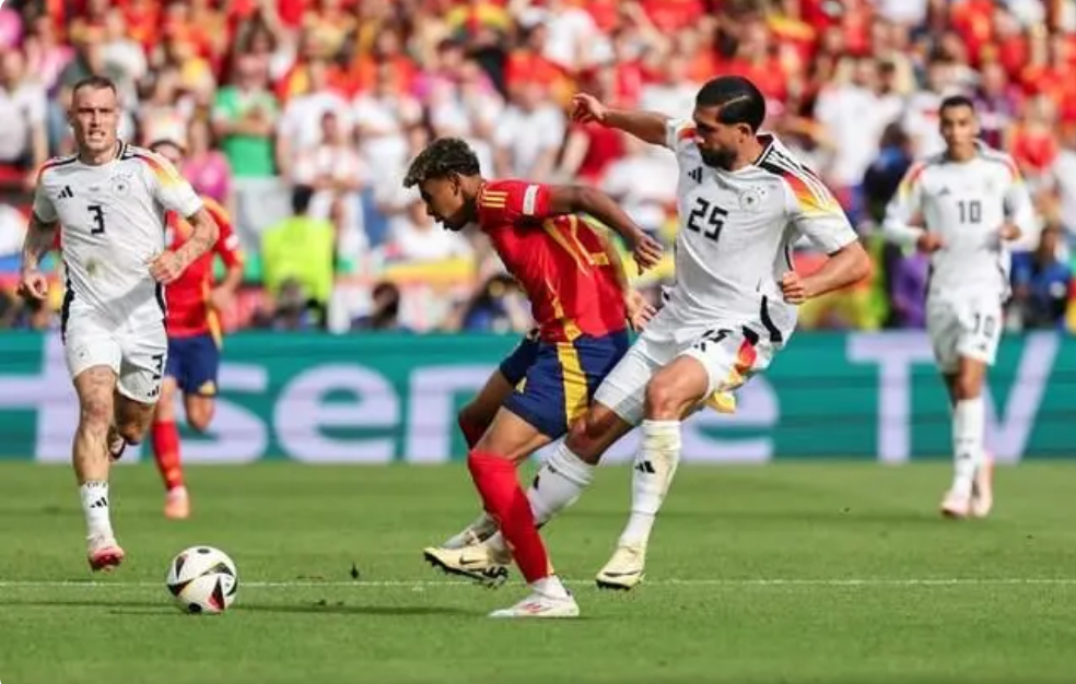 足球世界震撼，欧洲杯赛场绝杀之战