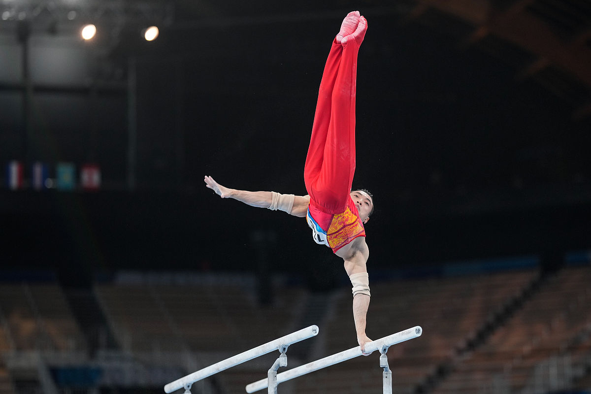 体操决赛精彩绝伦，双杠跳马高难度