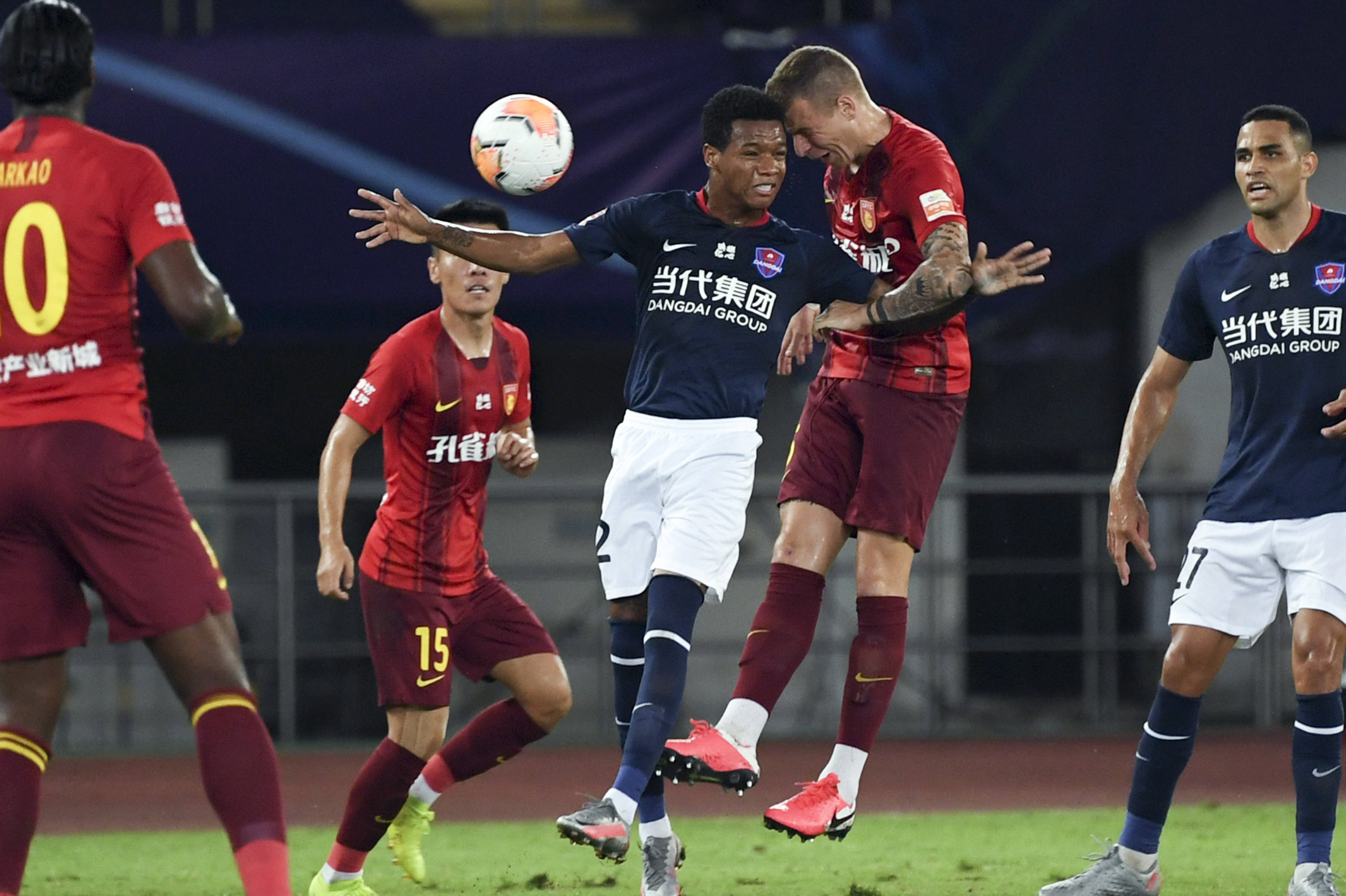 重庆力帆主场输给河北华夏幸福,积分榜下滑的简单介绍 重庆力帆主场输给河北华夏幸福,积分榜下滑的简单介绍