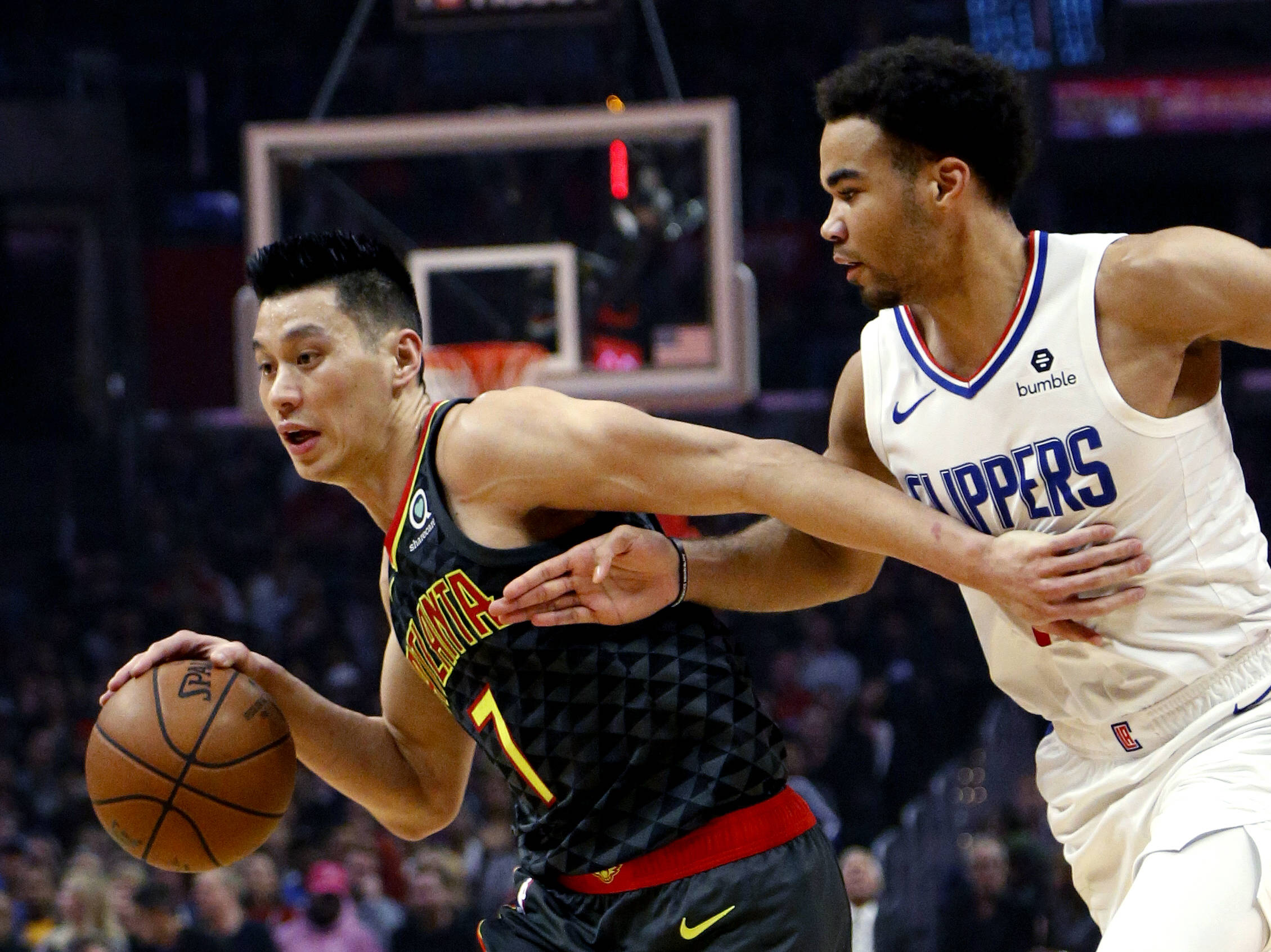 快船主场击败老鹰稳居西部榜首