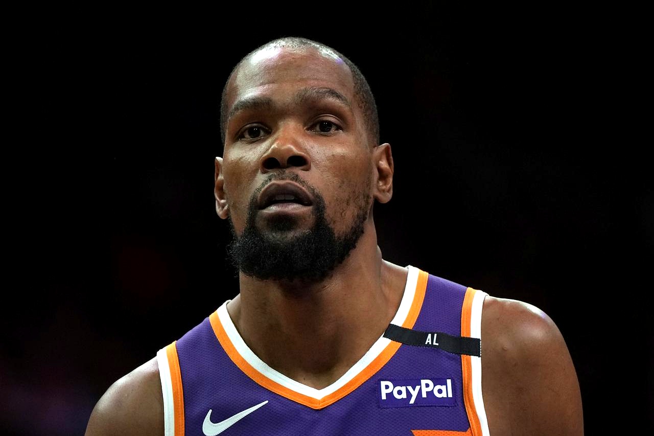 关于勇士负于国王，杜兰特表现出色仍难阻败局的信息