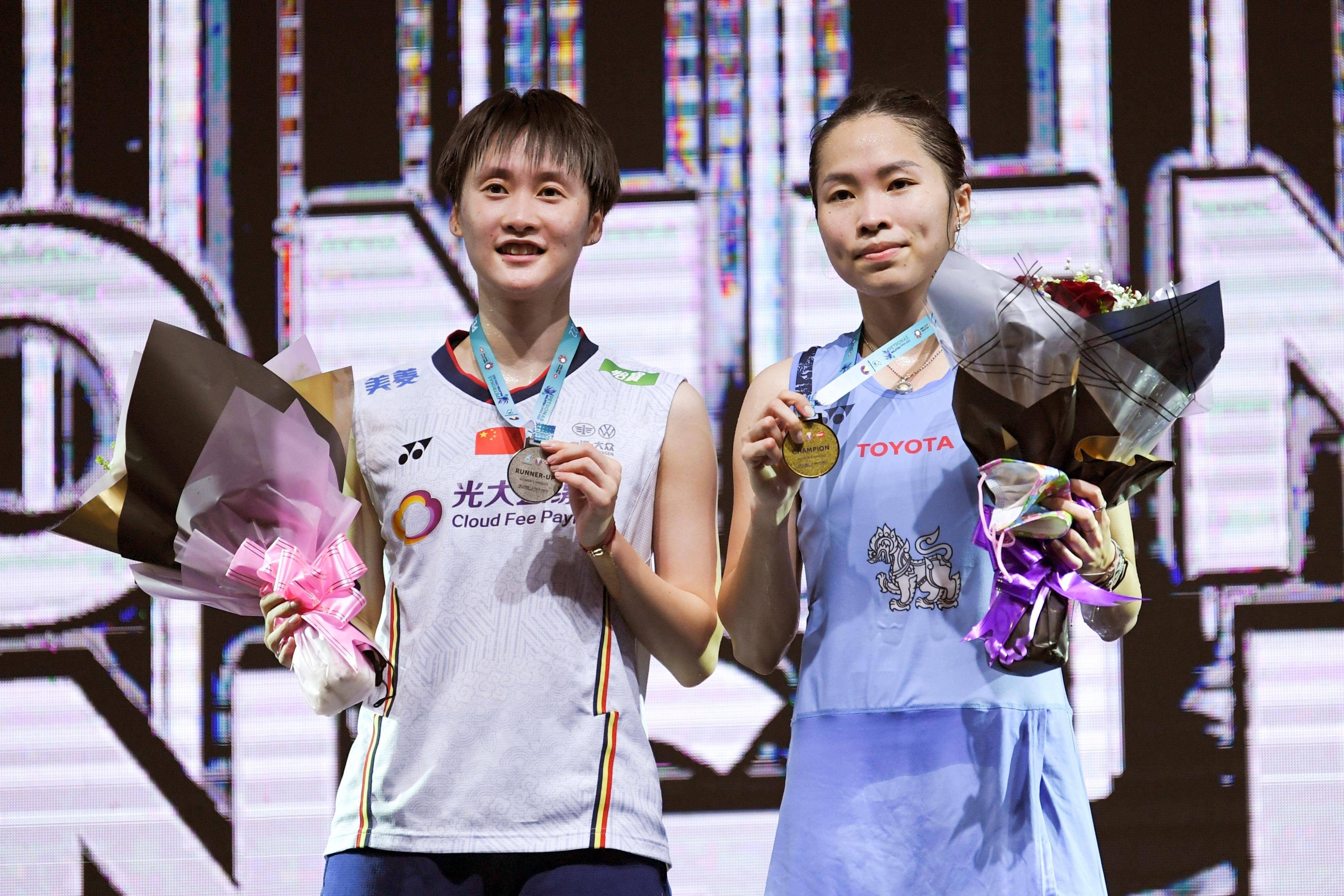 包含泰国羽毛球队绝杀日本羽毛球队，陶菲克制霸全场的词条