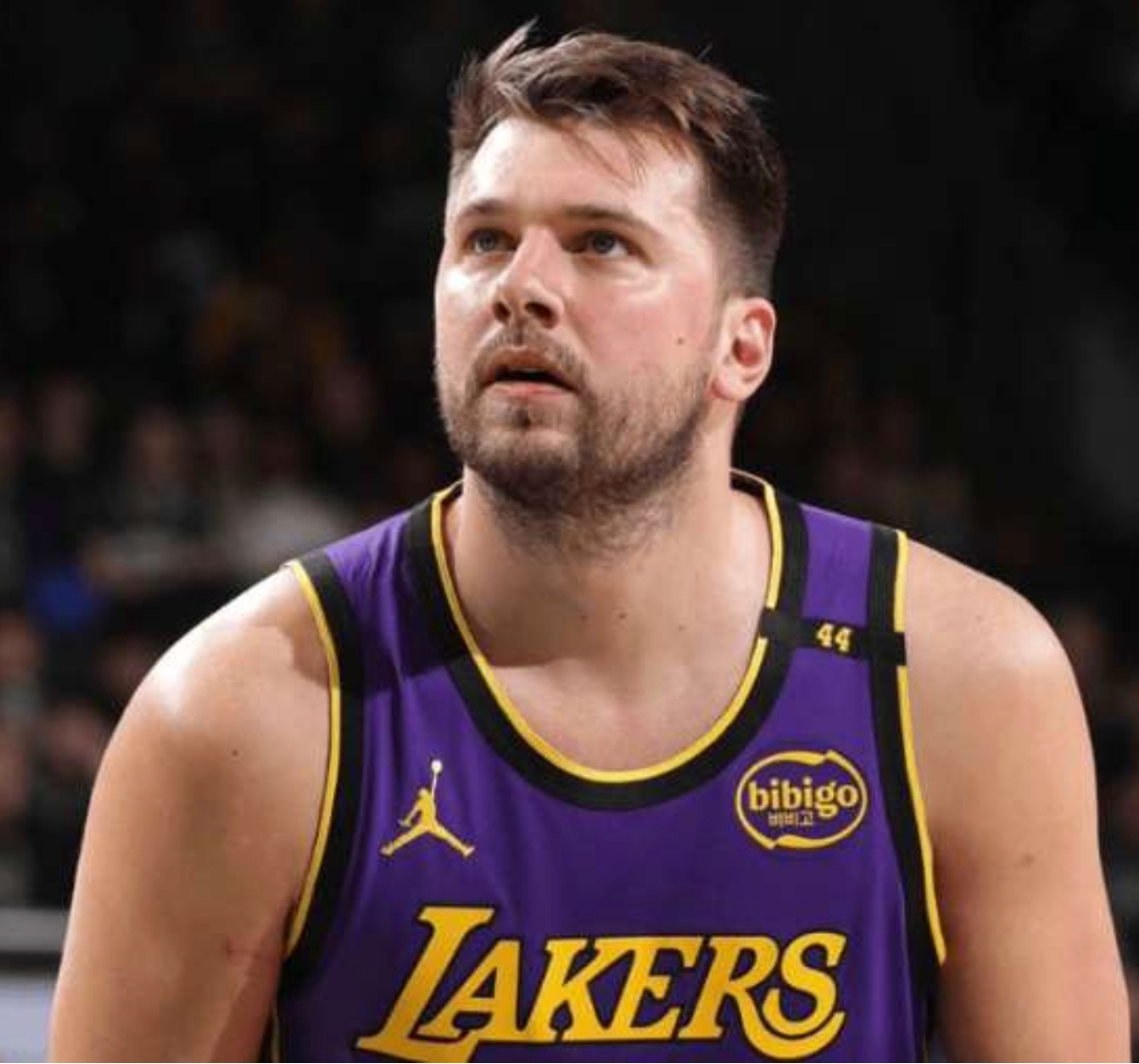 雄鹿血洗加拿大男篮，东契奇送出助攻的简单介绍