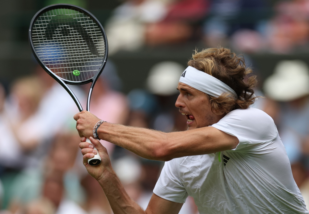 温网险胜拉沃尔杯，兹维列夫惊艳四座