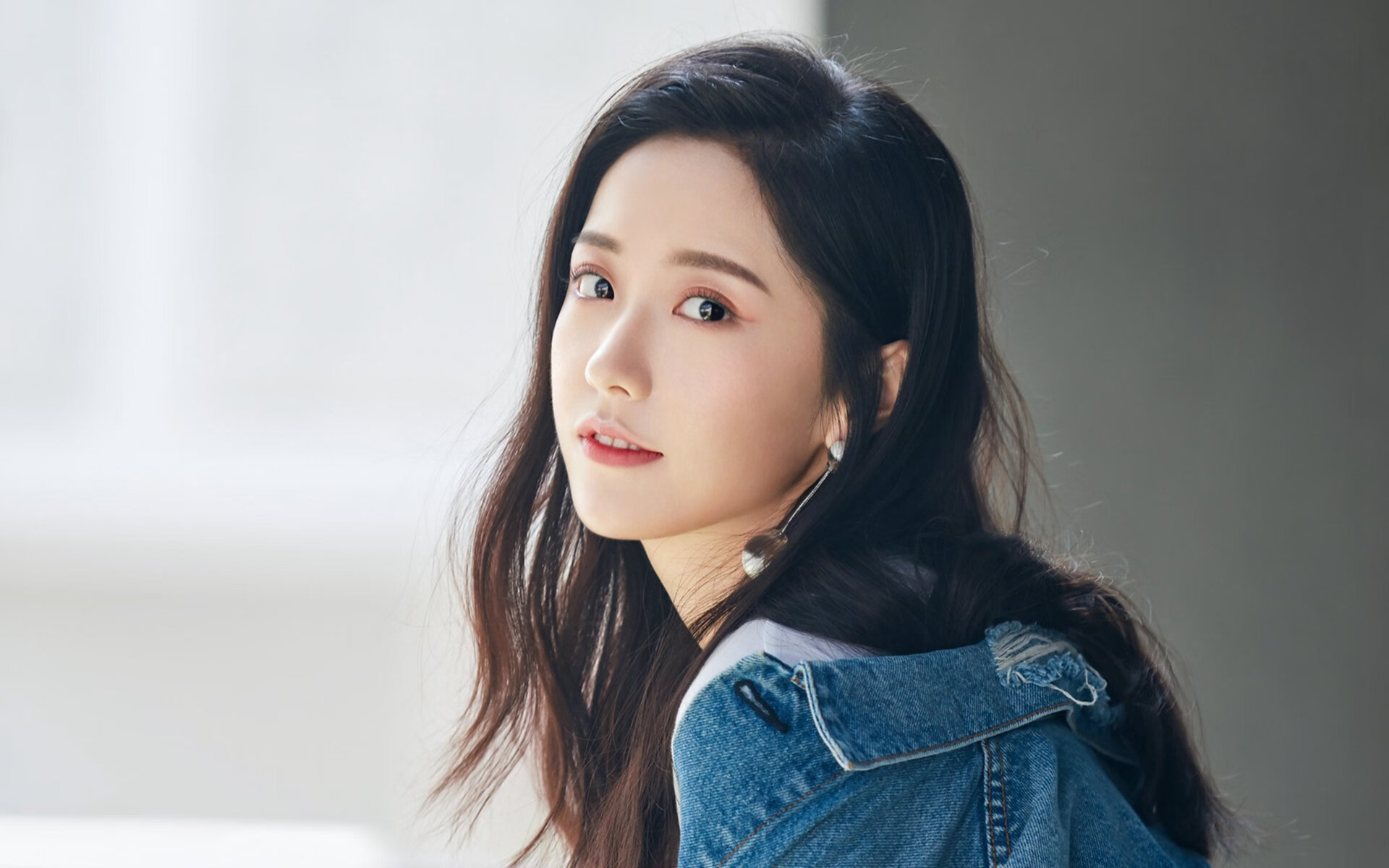 铁幕与火焰，阿劳霍三度凿穿防线，亚特兰大用意大利式防守绞杀利物浦