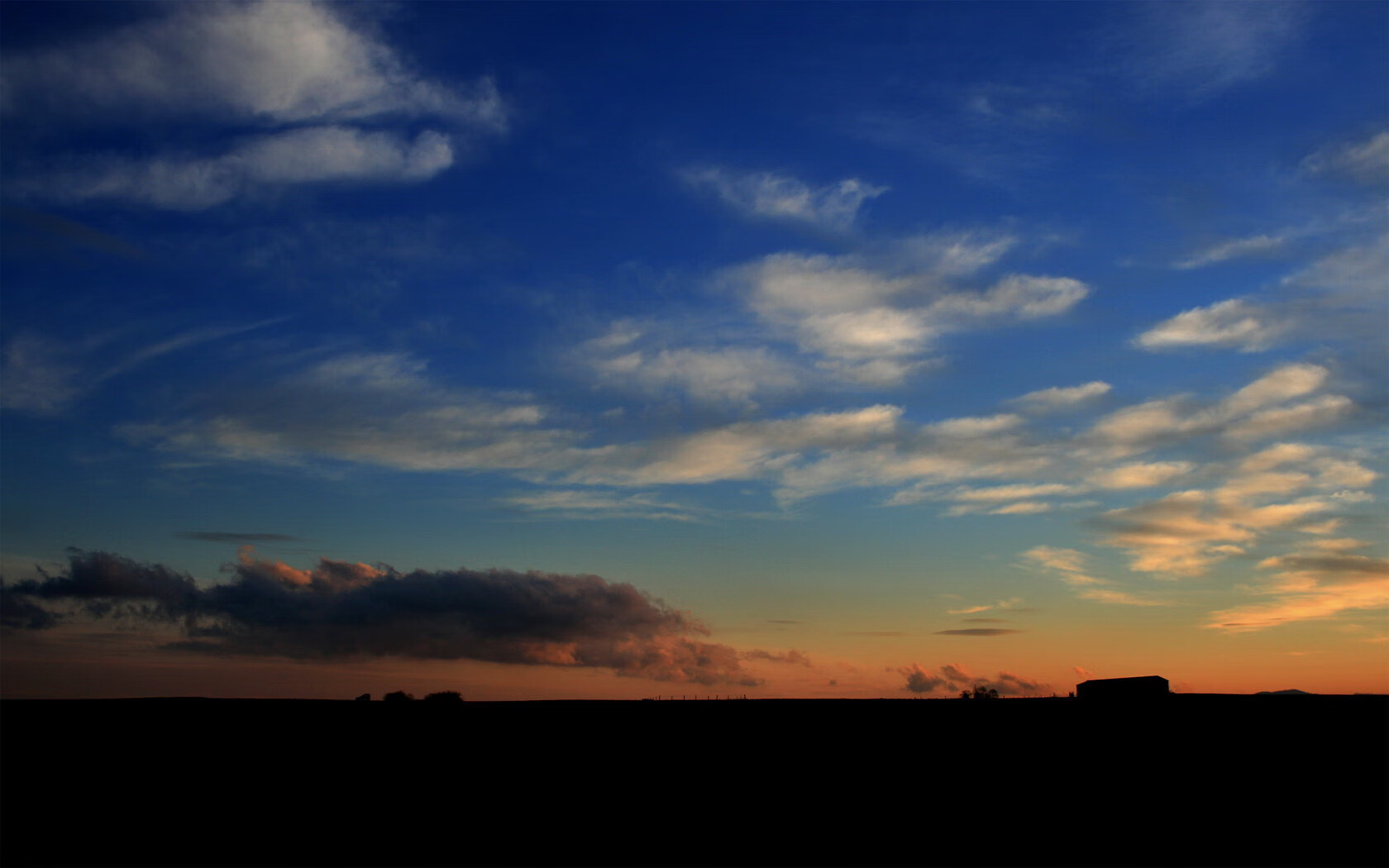 黄蜂众将齐发威火力压制火箭 詹姆斯持续杀伤展现统治力