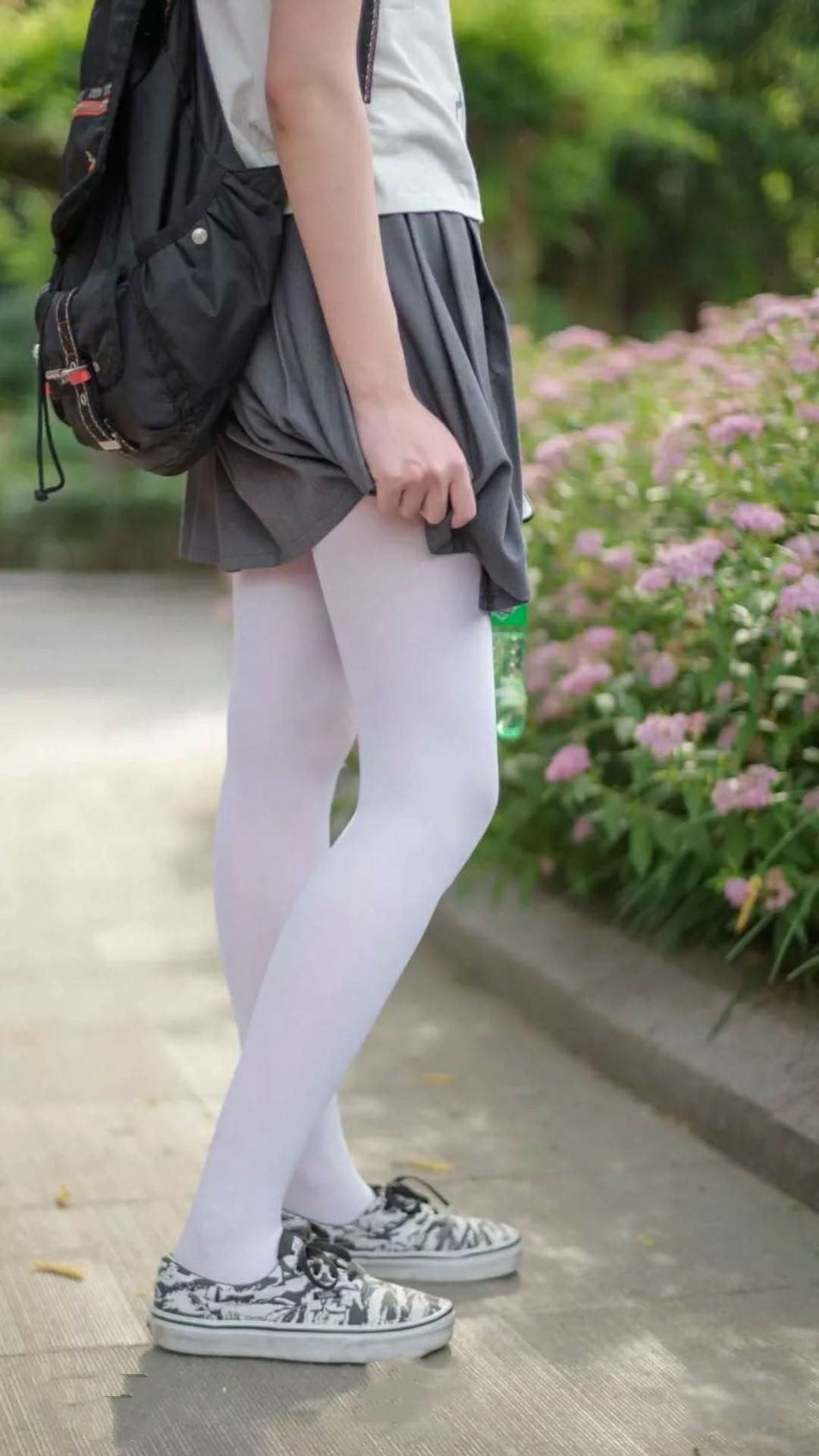 萨拉赫完美发挥闪耀英超，马赛补时绝杀芬兰劲旅—足球之夜的激情与奇迹